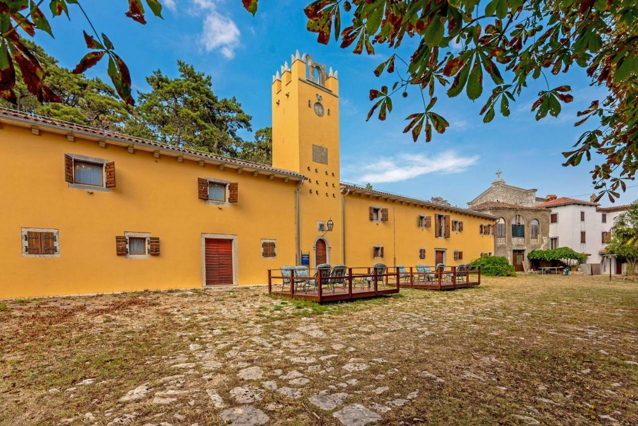 Kastel Pineta In Sveti Martin * Istrien Hotel Nedeščina Екстериор снимка